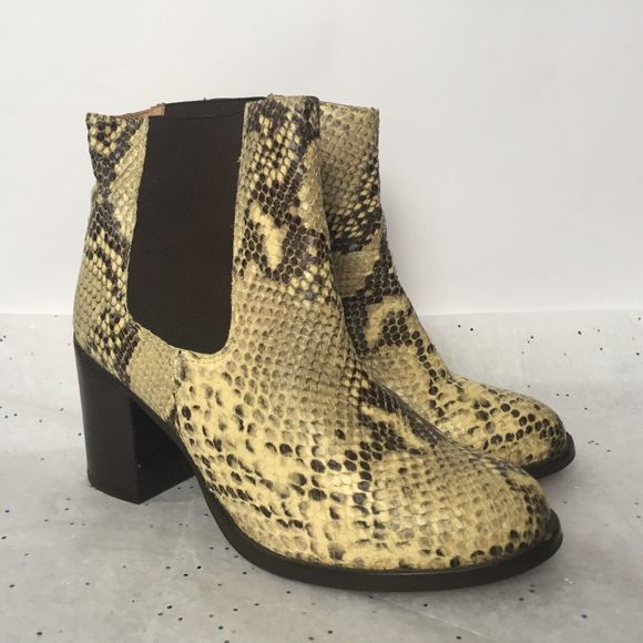 TBA To Be Announced Brown Beige Snakeskin Embossed Heeled Chelsea Boot Size 7 - Picture 2 of 10
